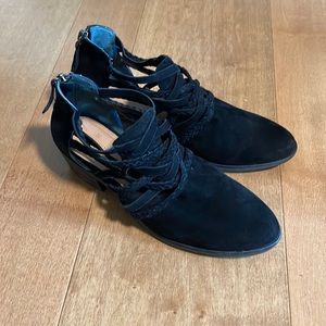 Caslon booties! New!